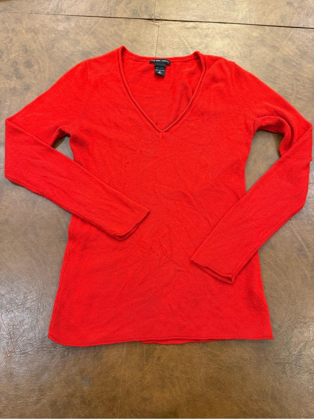 New York & Company Cozy Red V-Neck Winter Knit Sweater Size S 
